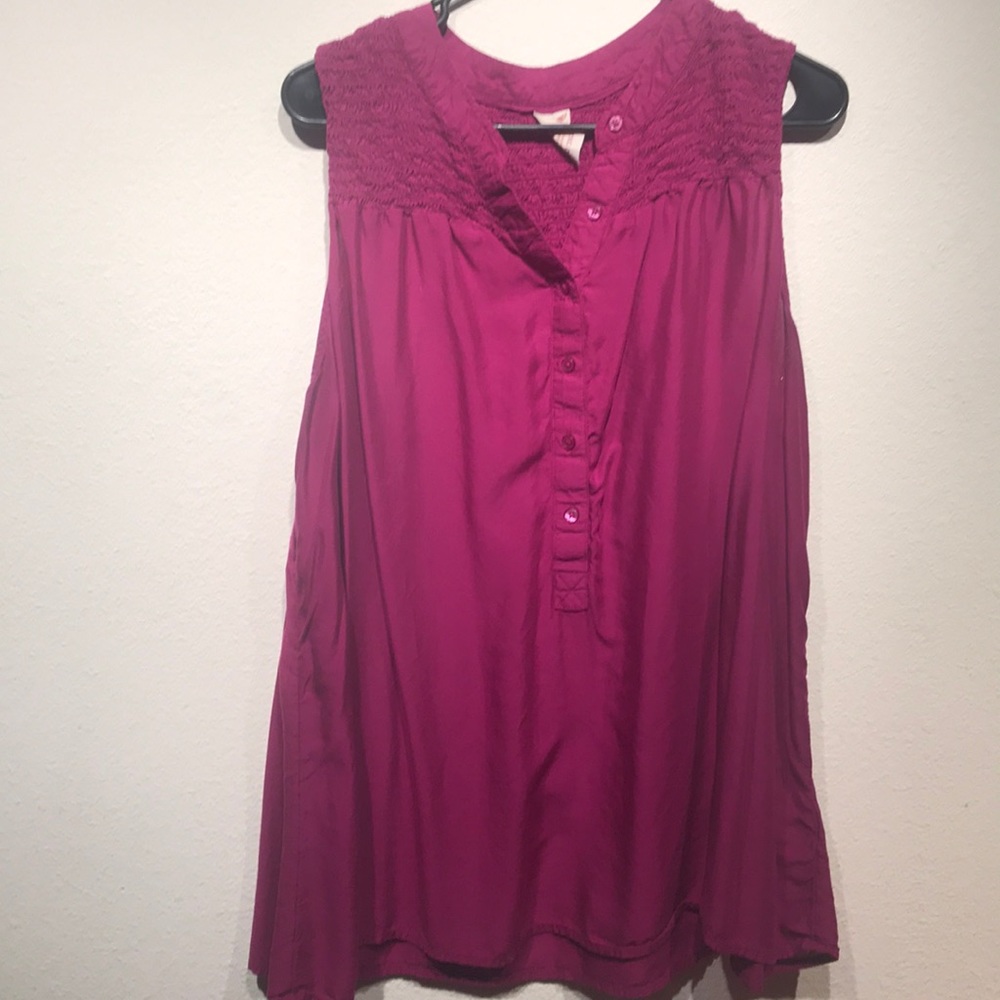 Magenta sleeveless top with ruching